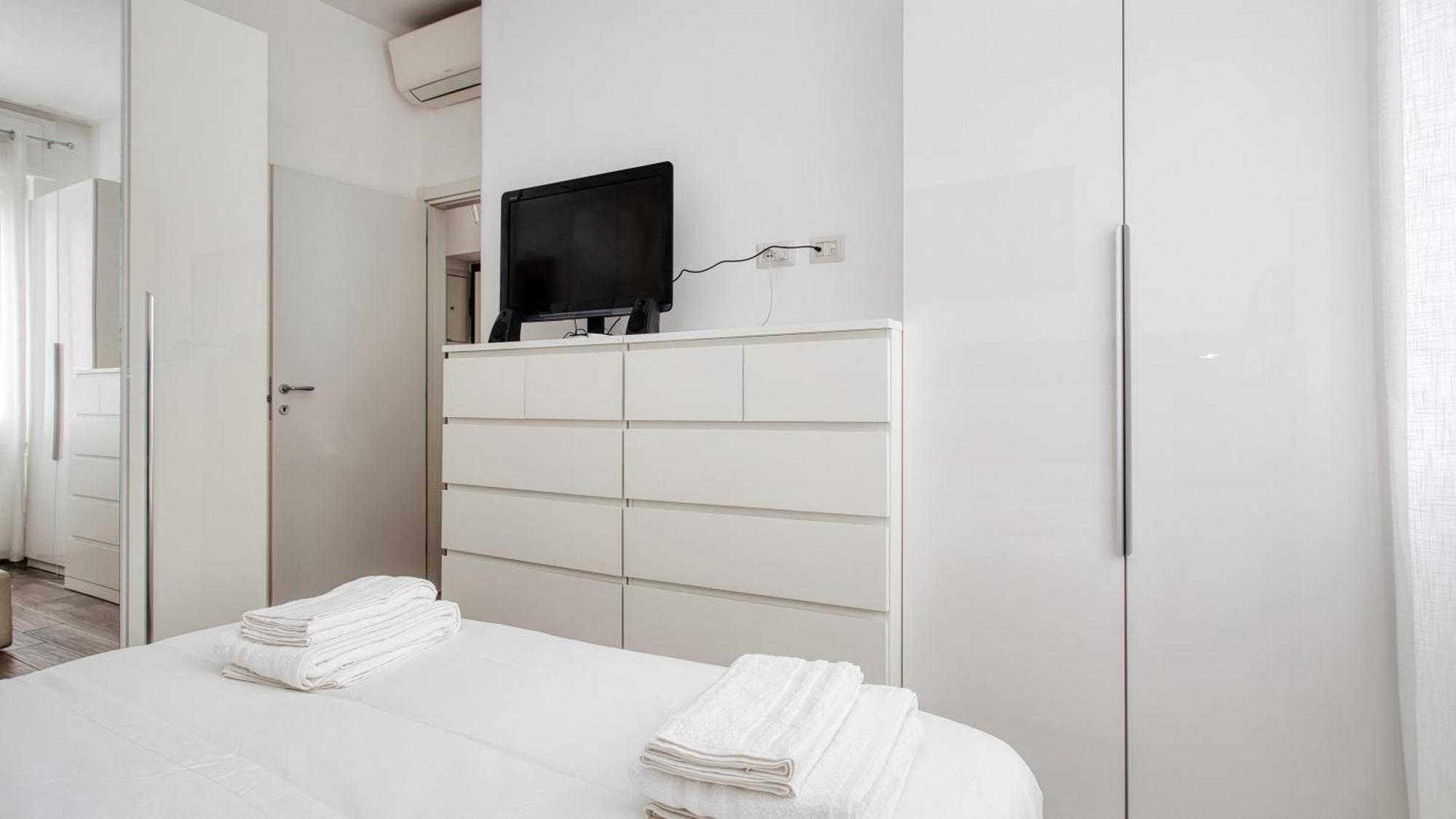 Appartement Ideal Rent - Albertinelli 9 Milan